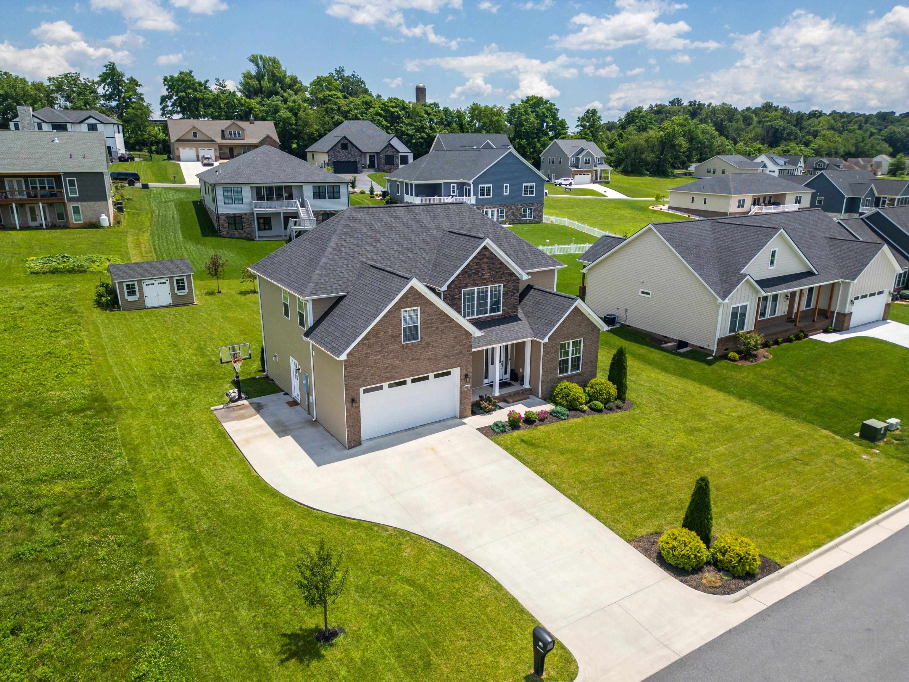 130 TURBINE LN, BRIDGEWATER, Virginia 22812, 4 Bedrooms Bedrooms, ,2 BathroomsBathrooms,Residential,Meticulously Maintained Home in Like New Condition,130 TURBINE LN,666137 MLS # 666137