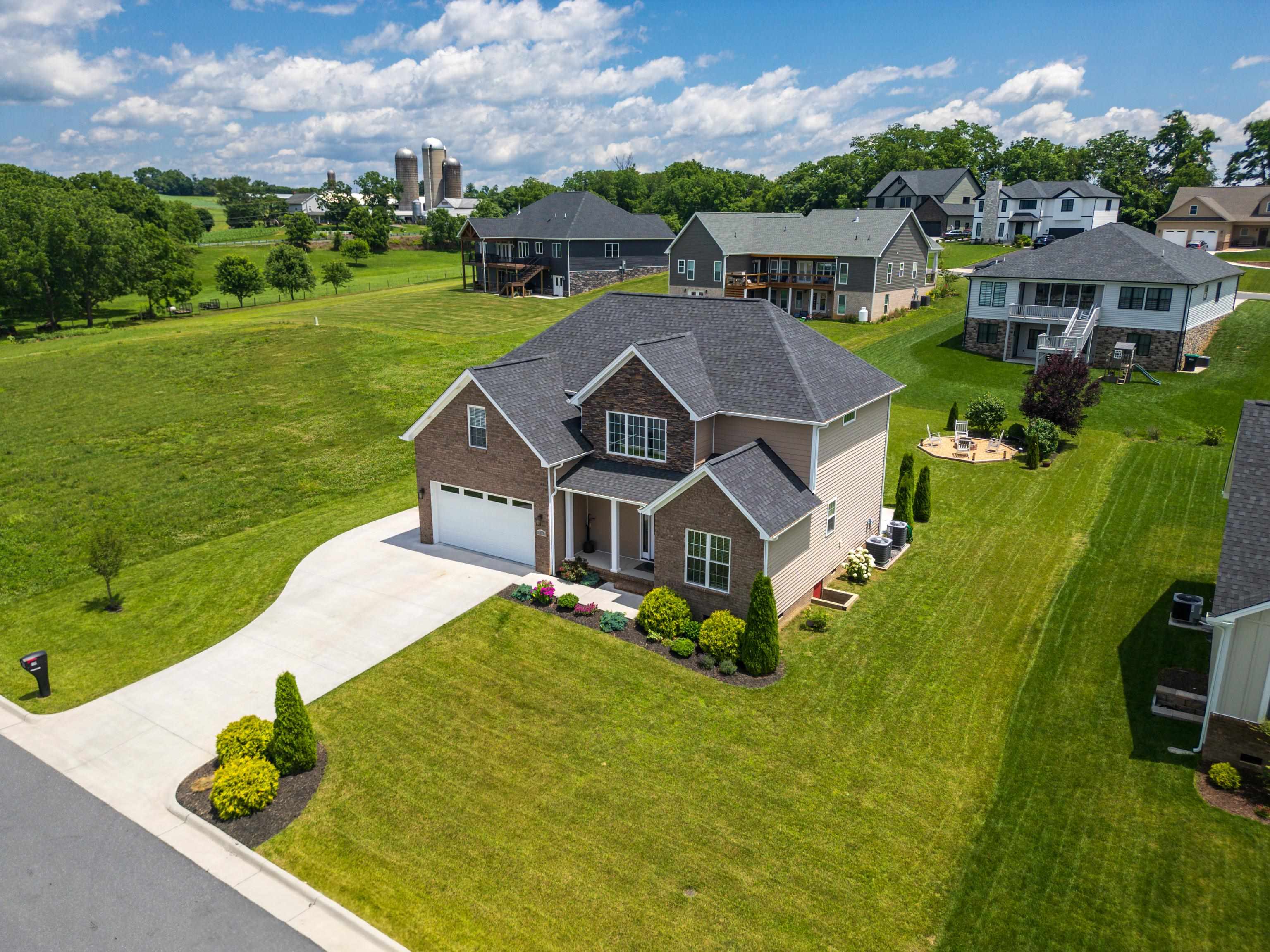 130 TURBINE LN, BRIDGEWATER, Virginia 22812, 4 Bedrooms Bedrooms, ,2 BathroomsBathrooms,Residential,Meticulously Maintained Home in Like New Condition,130 TURBINE LN,666137 MLS # 666137