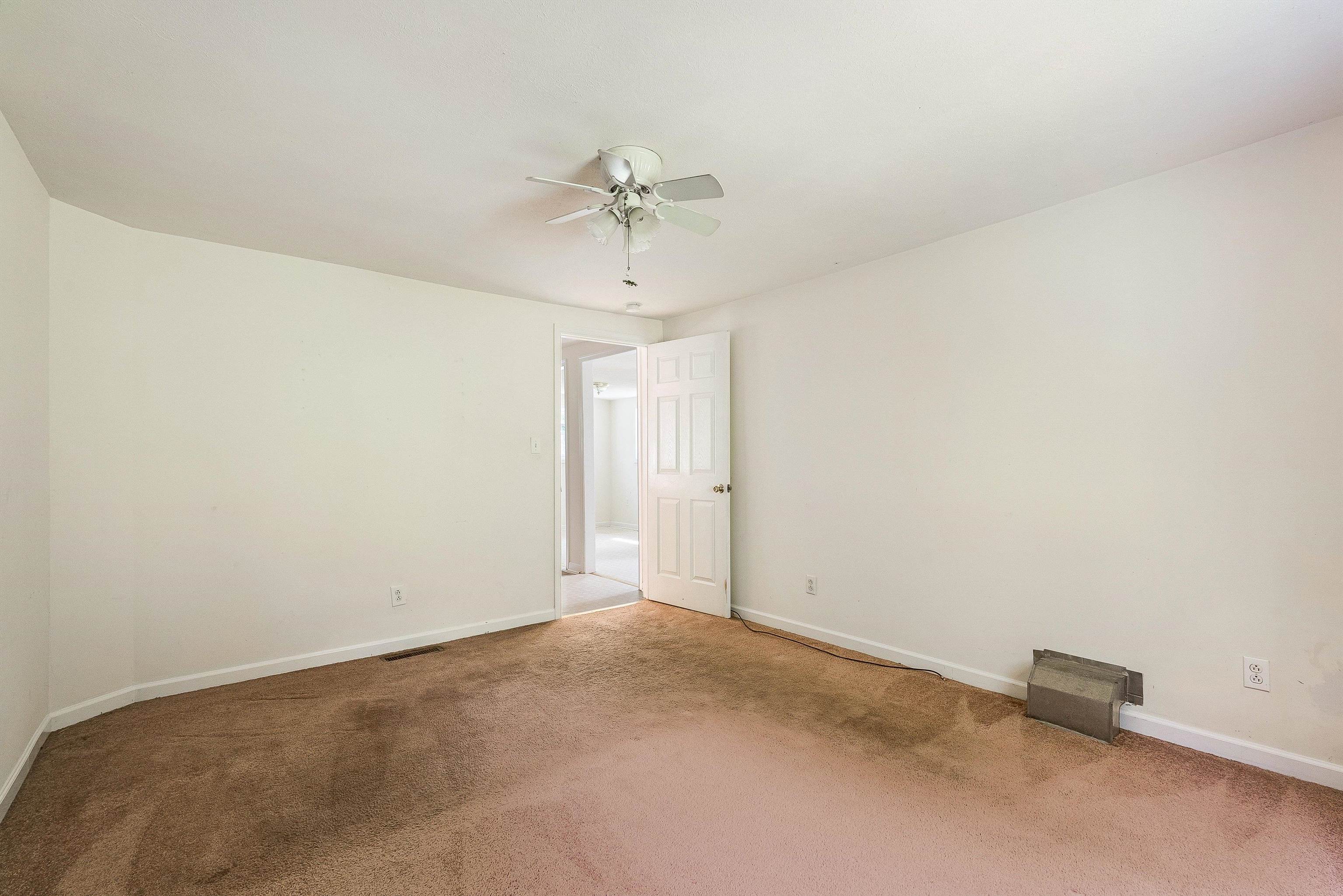 474 STONEY RUN RD, BUENA VISTA, Virginia 24416, 3 Bedrooms Bedrooms, ,1 BathroomBathrooms,Residential,474 STONEY RUN RD,666144 MLS # 666144