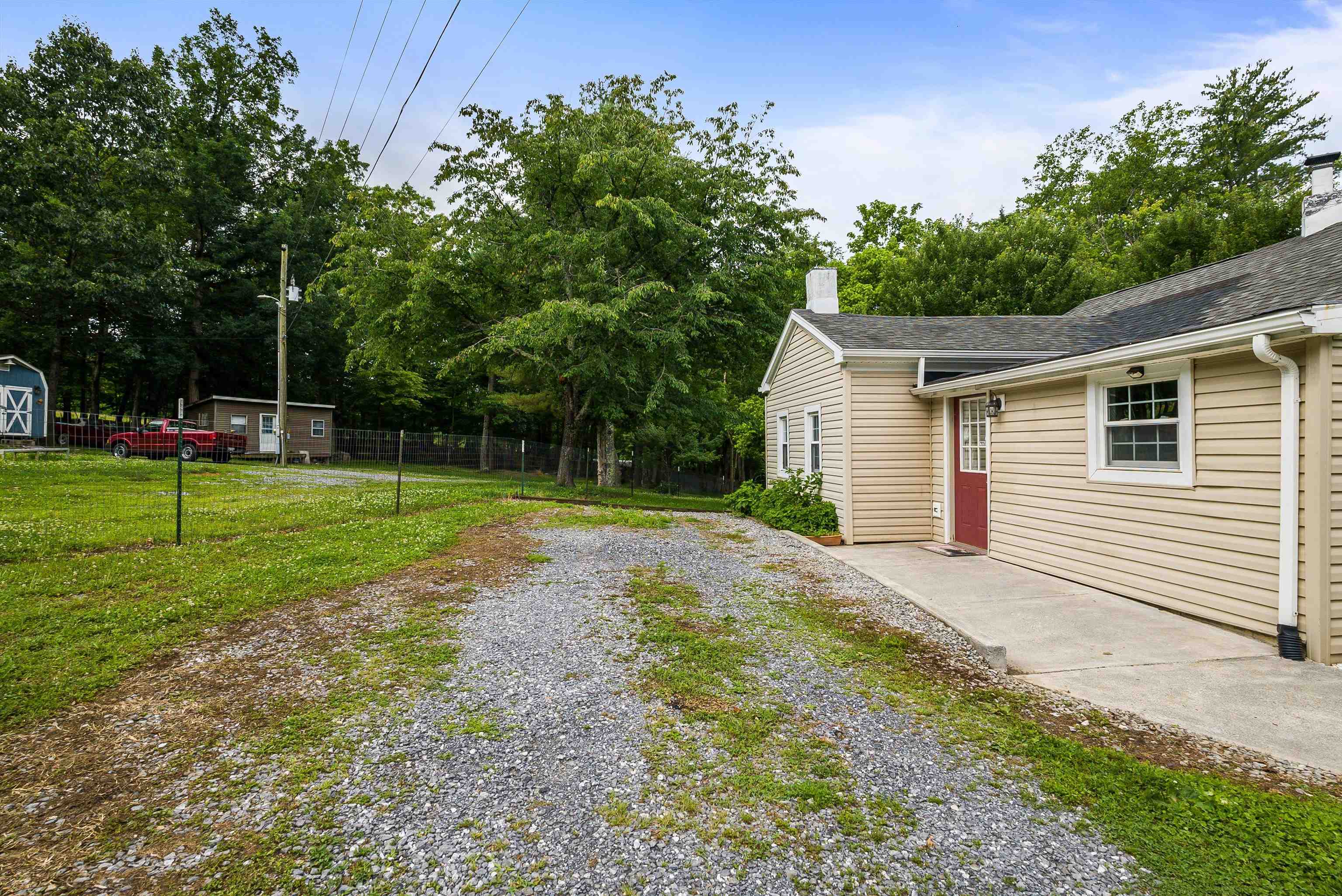 474 STONEY RUN RD, BUENA VISTA, Virginia 24416, 3 Bedrooms Bedrooms, ,1 BathroomBathrooms,Residential,474 STONEY RUN RD,666144 MLS # 666144