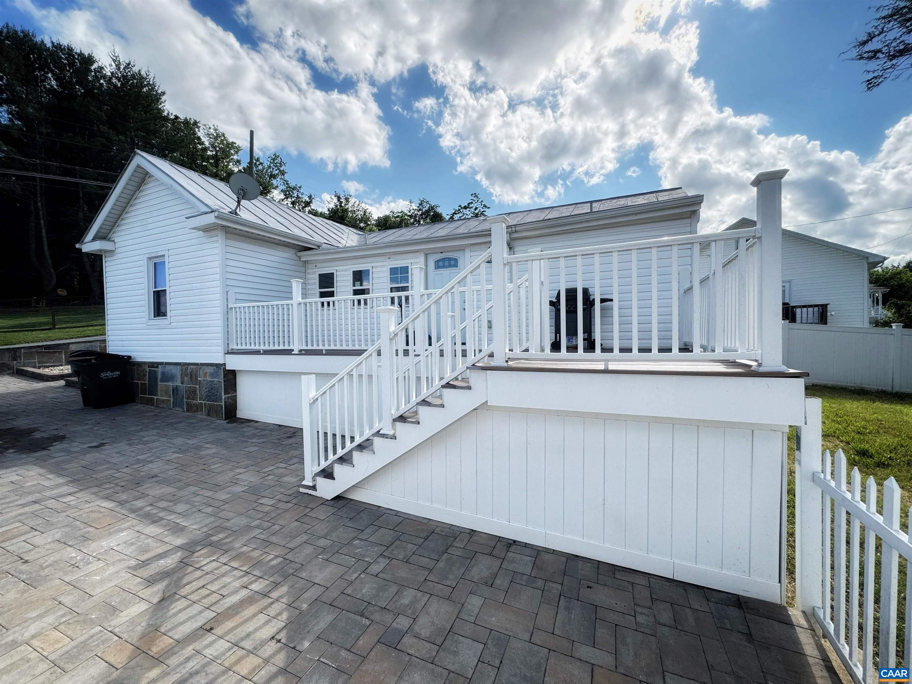 107 W GAY ST, STAUNTON, Virginia 24401, 2 Bedrooms Bedrooms, ,1 BathroomBathrooms,Residential,107 W GAY ST,666149 MLS # 666149
