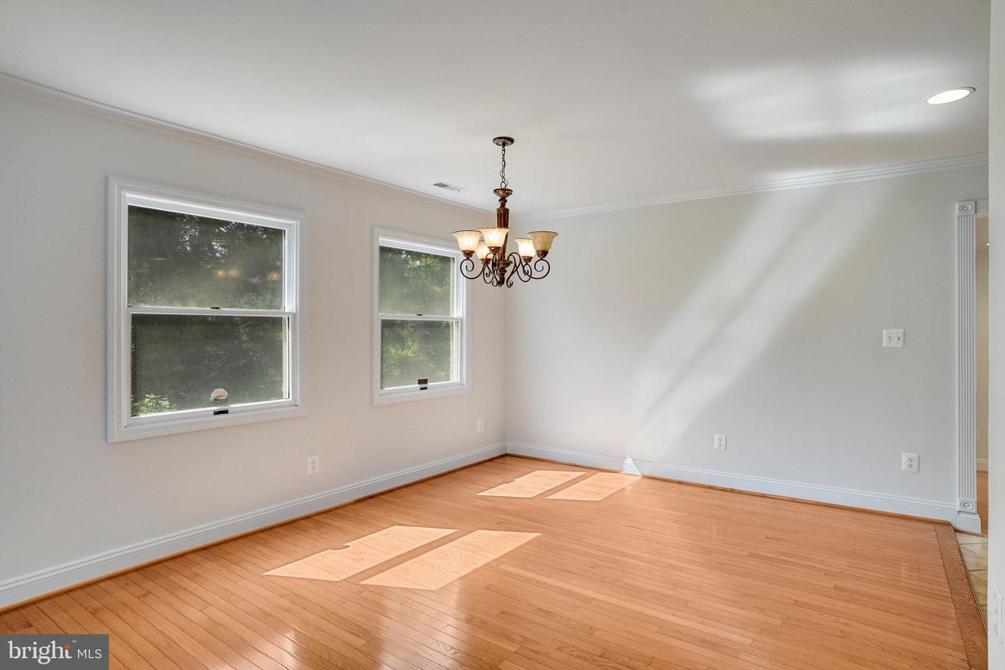 2052 ARCH DR, FALLS CHURCH, Virginia 22043, 4 Bedrooms Bedrooms, ,3 BathroomsBathrooms,Residential,For sale,2052 ARCH DR,VAFX2242242 MLS # VAFX2242242