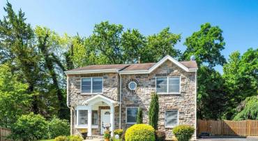 2052 ARCH DR, FALLS CHURCH, Virginia 22043, 4 Bedrooms Bedrooms, ,3 BathroomsBathrooms,Residential,For sale,2052 ARCH DR,VAFX2242242 MLS # VAFX2242242