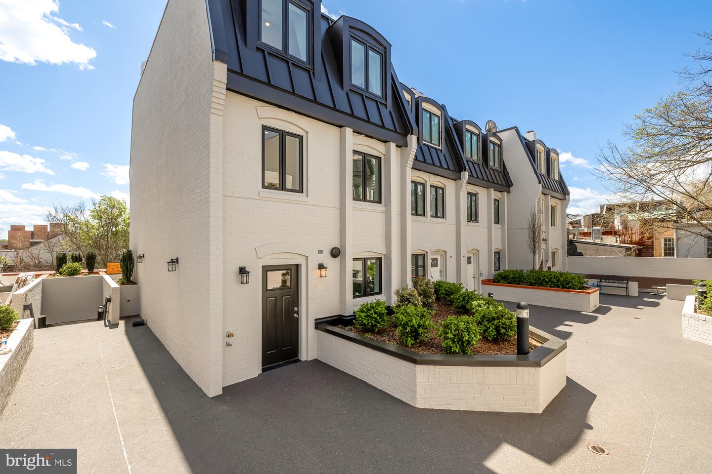 1202 ETON CT NW #T3, WASHINGTON, District Of Columbia 20007, 3 Bedrooms Bedrooms, ,2 BathroomsBathrooms,Residential,For sale,1202 ETON CT NW #T3,DCDC2202286 MLS # DCDC2202286
