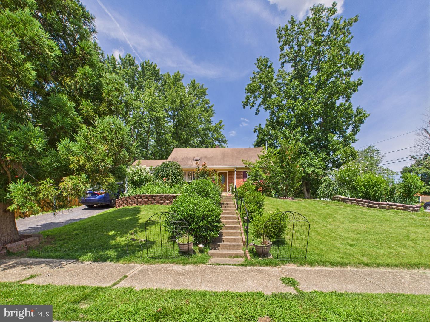 2206 CULPEPER DR, WOODBRIDGE, Virginia 22191, 6 Bedrooms Bedrooms, ,3 BathroomsBathrooms,Residential,For sale,2206 CULPEPER DR,VAPW2095884 MLS # VAPW2095884