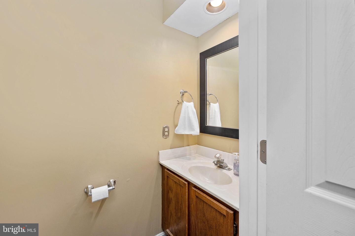 12329 MANCHESTER WAY, WOODBRIDGE, Virginia 22192, 3 Bedrooms Bedrooms, ,2 BathroomsBathrooms,Residential,For sale,12329 MANCHESTER WAY,VAPW2096026 MLS # VAPW2096026