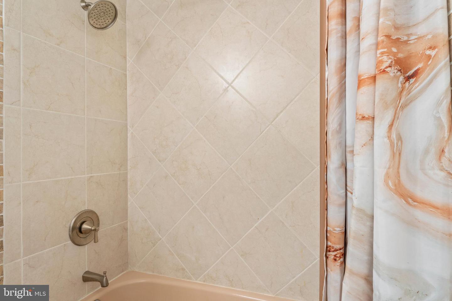 7627 FALLSWOOD WAY, LORTON, Virginia 22079, 3 Bedrooms Bedrooms, ,3 BathroomsBathrooms,Residential,For sale,7627 FALLSWOOD WAY,VAFX2245342 MLS # VAFX2245342