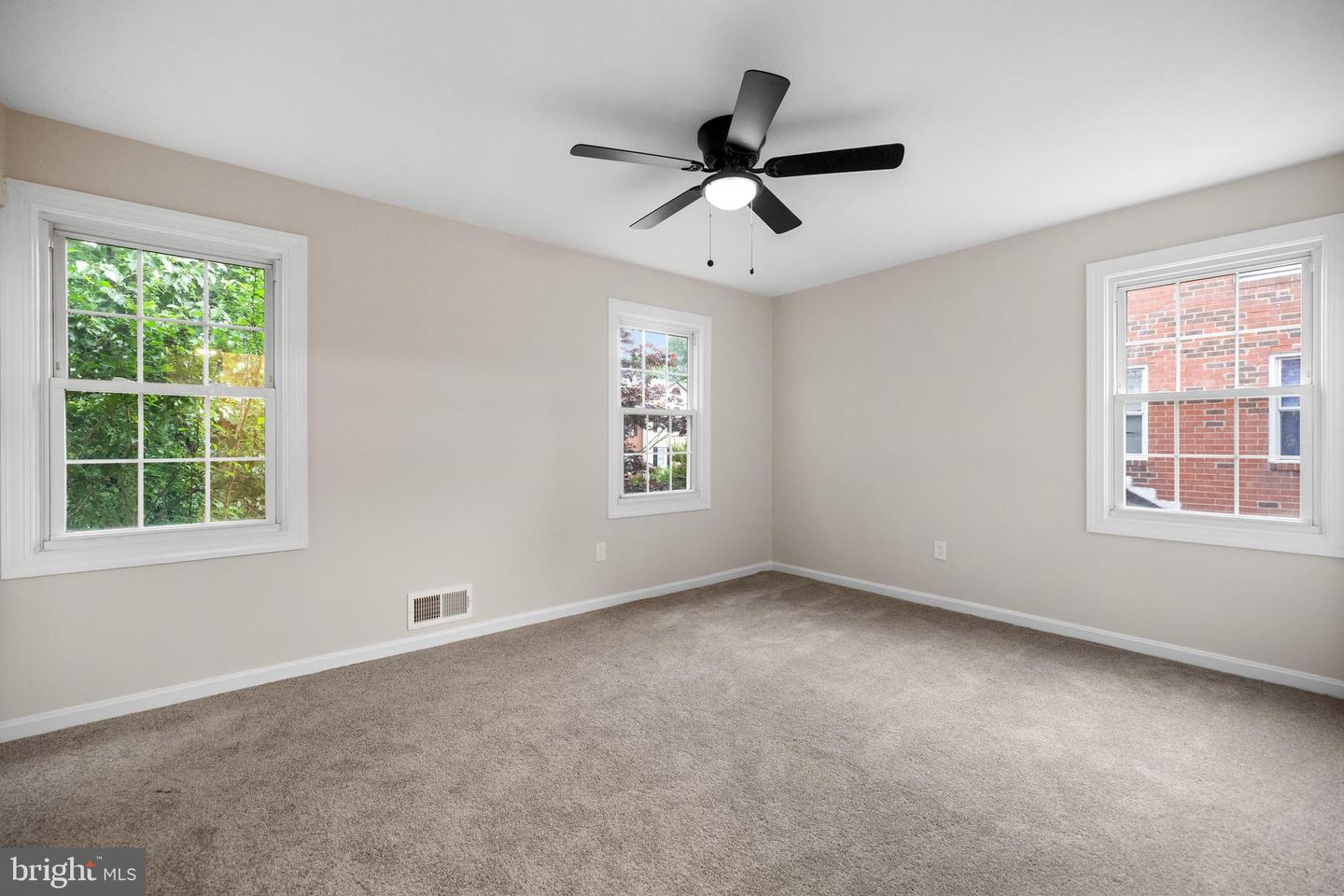 9746 BRAGG LN, MANASSAS, Virginia 20110, 3 Bedrooms Bedrooms, ,1 BathroomBathrooms,Residential,For sale,9746 BRAGG LN,VAMN2008472 MLS # VAMN2008472