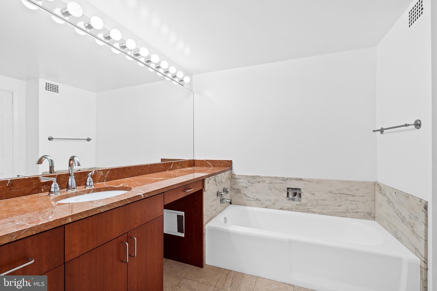 2700 VIRGINIA AVE NW #109, WASHINGTON, District Of Columbia 20037, 2 Bedrooms Bedrooms, ,2 BathroomsBathrooms,Residential,For sale,2700 VIRGINIA AVE NW #109,DCDC2204840 MLS # DCDC2204840