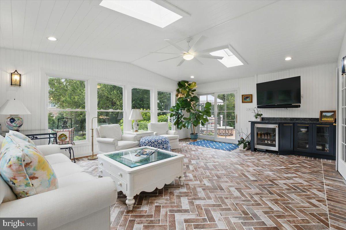 3014 APPLE BROOK LN, OAKTON, Virginia 22124, 5 Bedrooms Bedrooms, ,4 BathroomsBathrooms,Residential,For sale,3014 APPLE BROOK LN,VAFX2247050 MLS # VAFX2247050