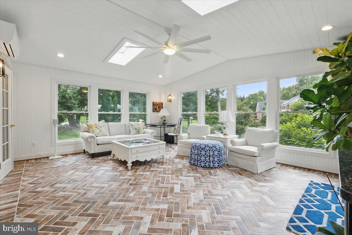 3014 APPLE BROOK LN, OAKTON, Virginia 22124, 5 Bedrooms Bedrooms, ,4 BathroomsBathrooms,Residential,For sale,3014 APPLE BROOK LN,VAFX2247050 MLS # VAFX2247050