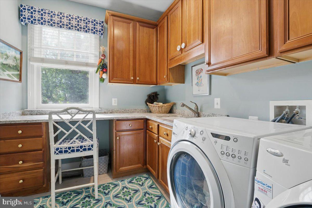 3014 APPLE BROOK LN, OAKTON, Virginia 22124, 5 Bedrooms Bedrooms, ,4 BathroomsBathrooms,Residential,For sale,3014 APPLE BROOK LN,VAFX2247050 MLS # VAFX2247050