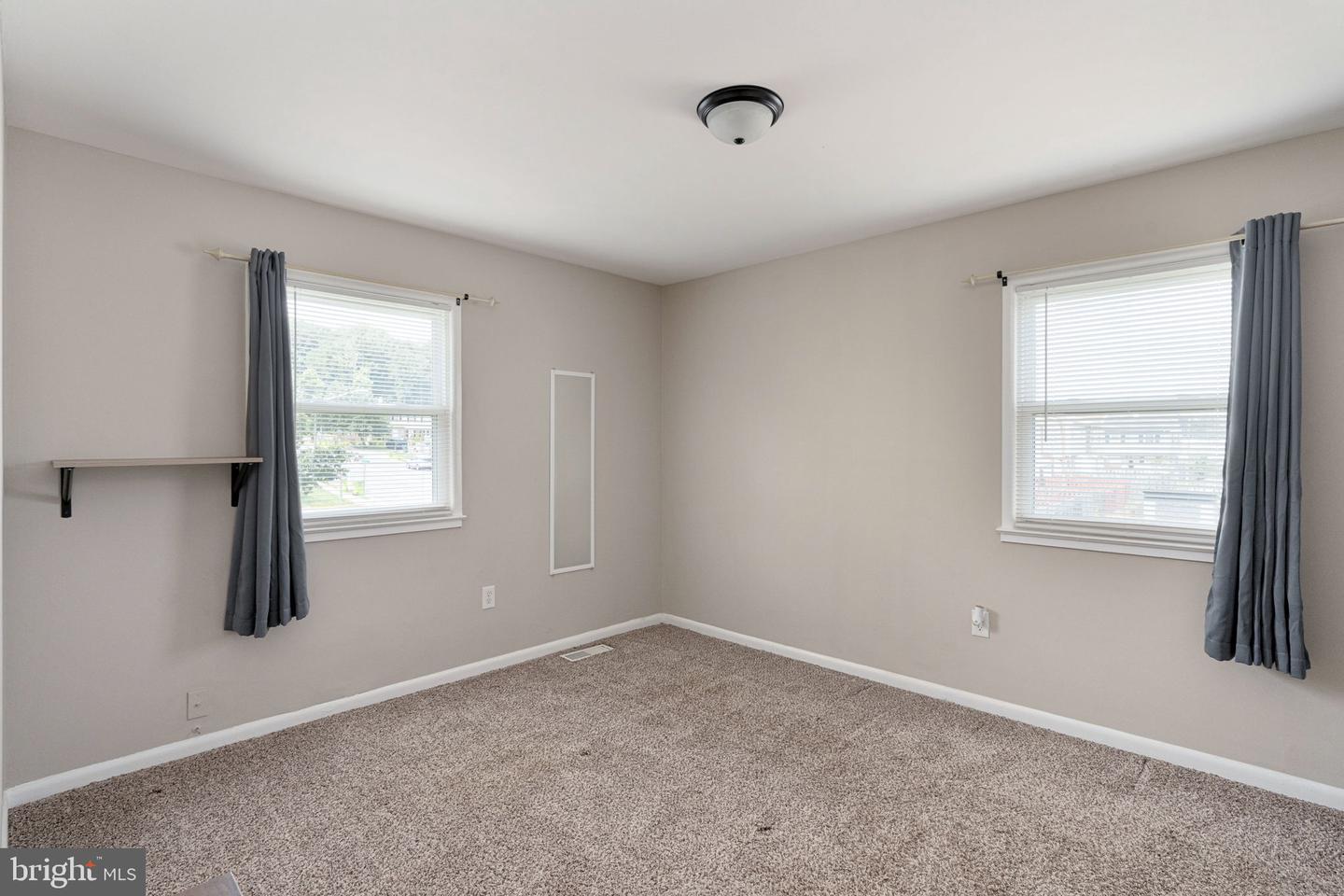 2801 BANKS CT, DUMFRIES, Virginia 22026, 4 Bedrooms Bedrooms, ,2 BathroomsBathrooms,Residential,For sale,2801 BANKS CT,VAPW2096948 MLS # VAPW2096948