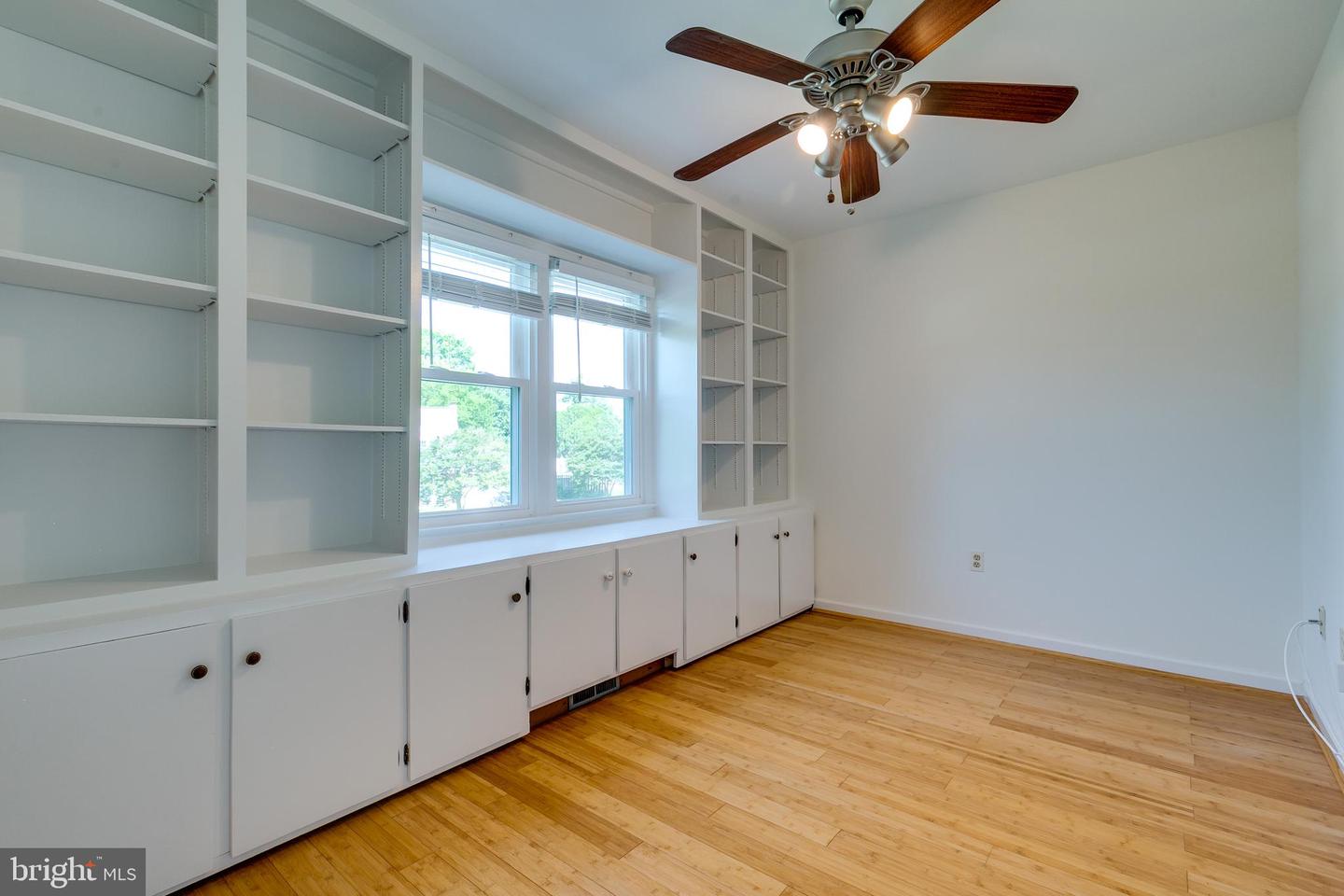 2205 FAROUGI CT, HERNDON, Virginia 20170, 4 Bedrooms Bedrooms, ,2 BathroomsBathrooms,Residential,For sale,2205 FAROUGI CT,VAFX2247638 MLS # VAFX2247638