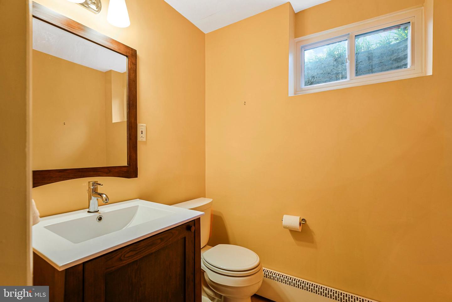 303 ROOSEVELT CT NE, VIENNA, Virginia 22180, 4 Bedrooms Bedrooms, ,3 BathroomsBathrooms,Residential,For sale,303 ROOSEVELT CT NE,VAFX2248292 MLS # VAFX2248292