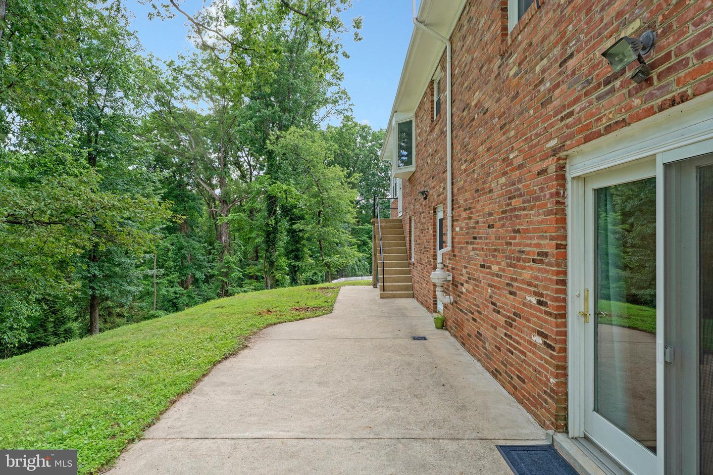 303 ROOSEVELT CT NE, VIENNA, Virginia 22180, 4 Bedrooms Bedrooms, ,3 BathroomsBathrooms,Residential,For sale,303 ROOSEVELT CT NE,VAFX2248292 MLS # VAFX2248292