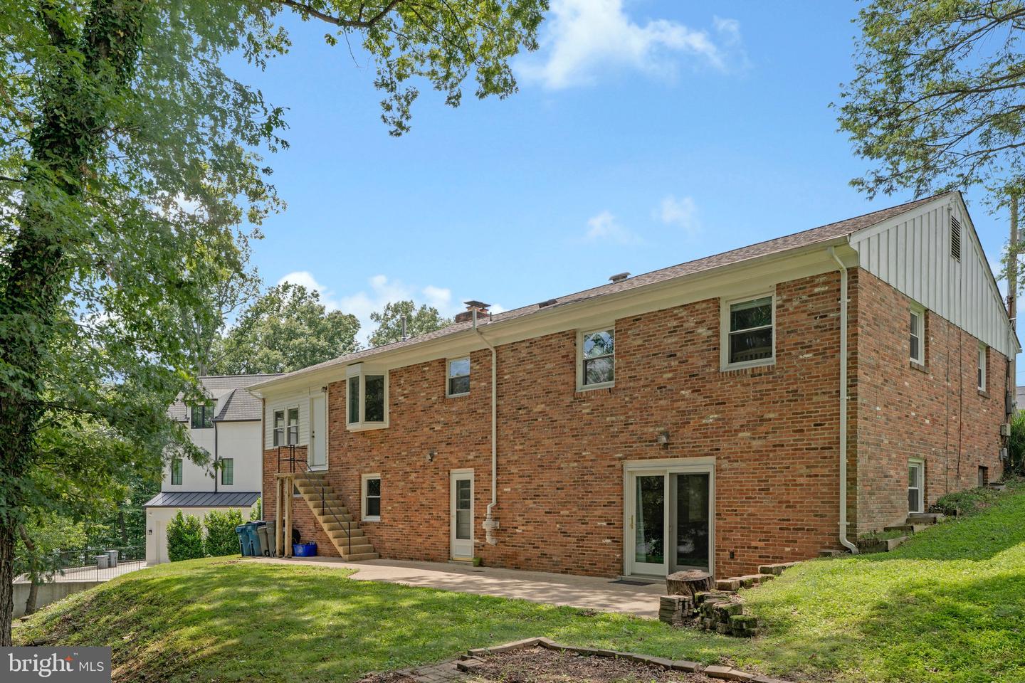 303 ROOSEVELT CT NE, VIENNA, Virginia 22180, 4 Bedrooms Bedrooms, ,3 BathroomsBathrooms,Residential,For sale,303 ROOSEVELT CT NE,VAFX2248292 MLS # VAFX2248292