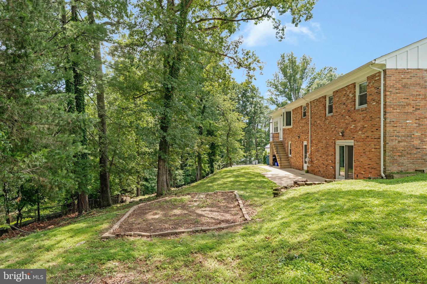 303 ROOSEVELT CT NE, VIENNA, Virginia 22180, 4 Bedrooms Bedrooms, ,3 BathroomsBathrooms,Residential,For sale,303 ROOSEVELT CT NE,VAFX2248292 MLS # VAFX2248292