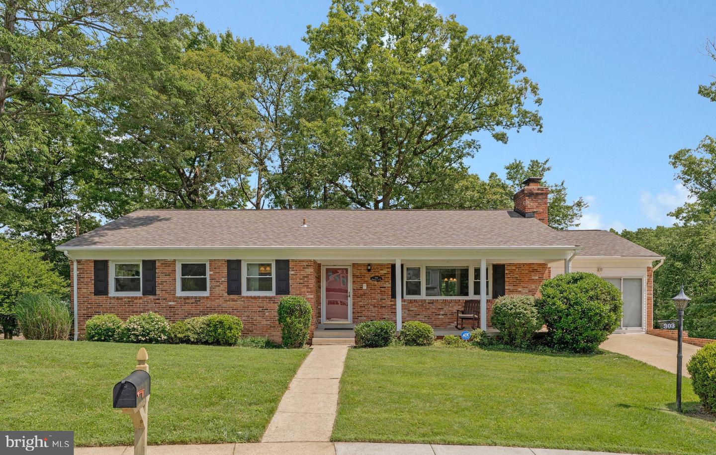 303 ROOSEVELT CT NE, VIENNA, Virginia 22180, 4 Bedrooms Bedrooms, ,3 BathroomsBathrooms,Residential,For sale,303 ROOSEVELT CT NE,VAFX2248292 MLS # VAFX2248292