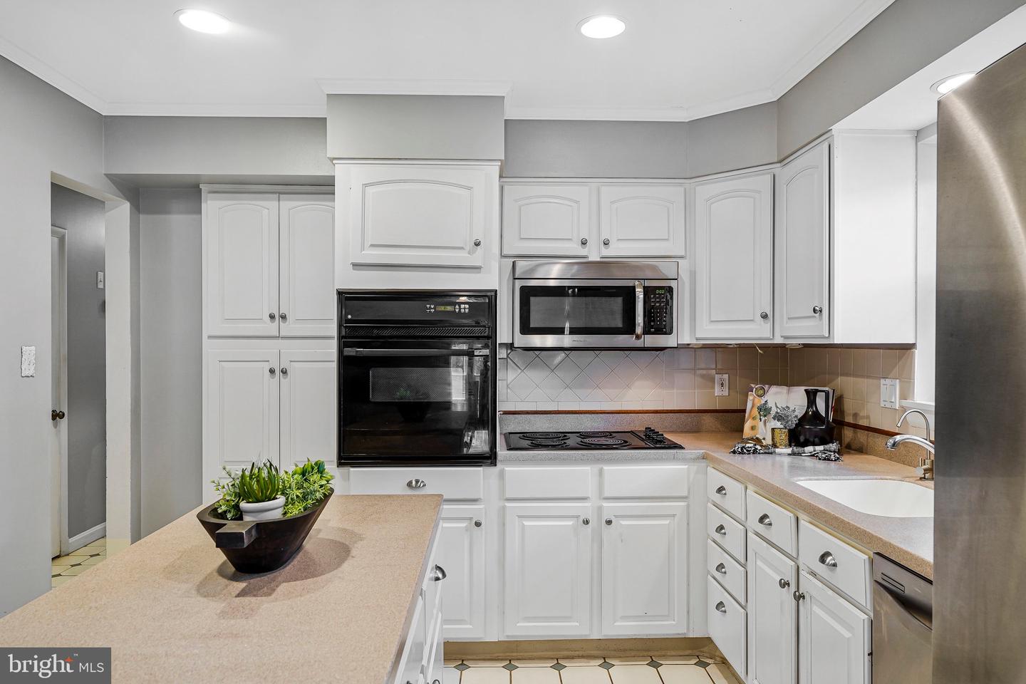 303 ROOSEVELT CT NE, VIENNA, Virginia 22180, 4 Bedrooms Bedrooms, ,3 BathroomsBathrooms,Residential,For sale,303 ROOSEVELT CT NE,VAFX2248292 MLS # VAFX2248292