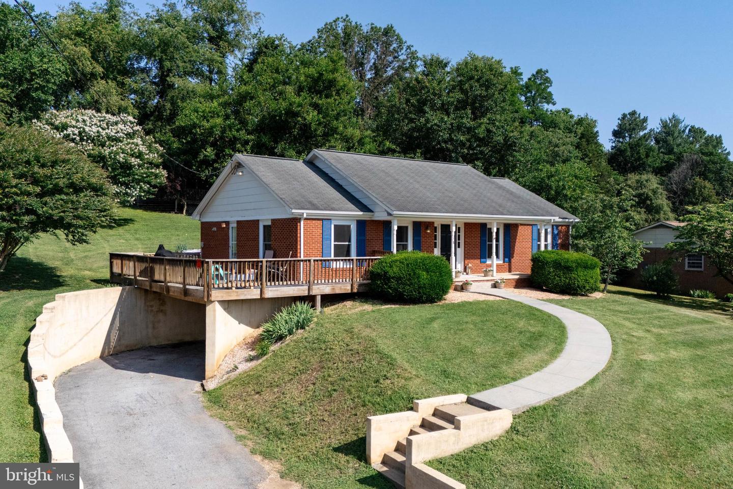 18 GREENFIELD RD, LURAY, Virginia 22835, 3 Bedrooms Bedrooms, ,3 BathroomsBathrooms,Residential,For sale,18 GREENFIELD RD,VAPA2005042 MLS # VAPA2005042