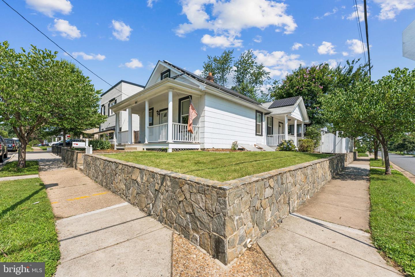 801 20TH ST S, ARLINGTON, Virginia 22202, 3 Bedrooms Bedrooms, ,3 BathroomsBathrooms,Residential,For sale,801 20TH ST S,VAAR2059542 MLS # VAAR2059542