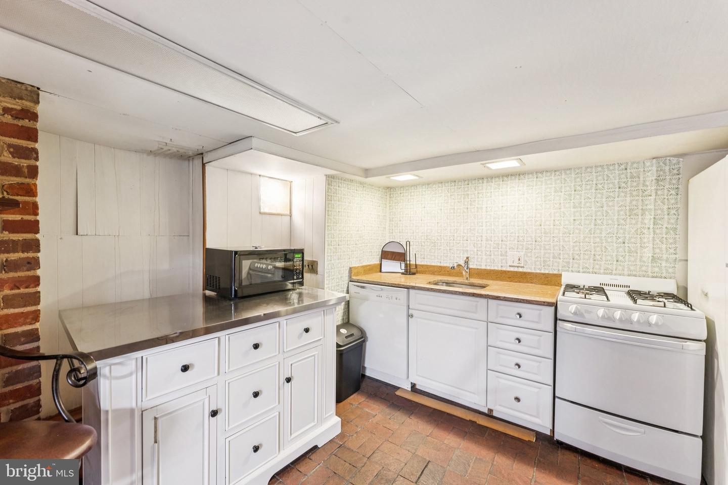 801 20TH ST S, ARLINGTON, Virginia 22202, 3 Bedrooms Bedrooms, ,3 BathroomsBathrooms,Residential,For sale,801 20TH ST S,VAAR2059542 MLS # VAAR2059542