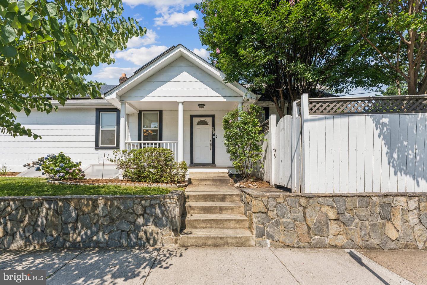 801 20TH ST S, ARLINGTON, Virginia 22202, 3 Bedrooms Bedrooms, ,3 BathroomsBathrooms,Residential,For sale,801 20TH ST S,VAAR2059542 MLS # VAAR2059542