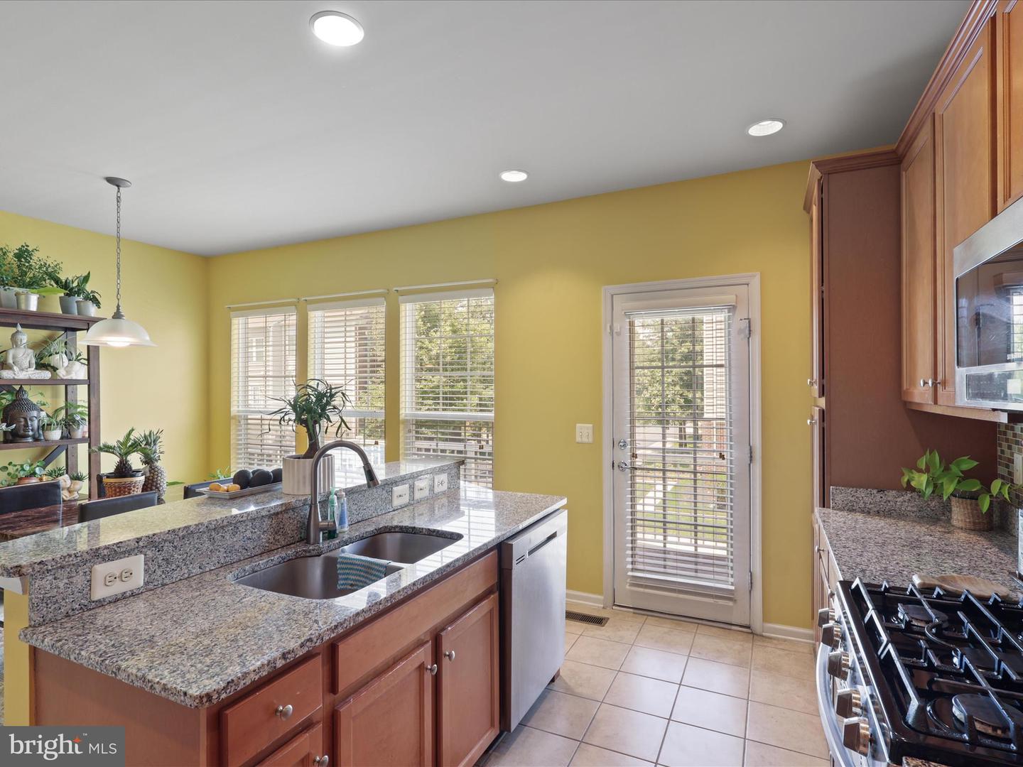 43559 WHEADON TER, CHANTILLY, Virginia 20152, 4 Bedrooms Bedrooms, ,3 BathroomsBathrooms,Residential,For sale,43559 WHEADON TER,VALO2100328 MLS # VALO2100328