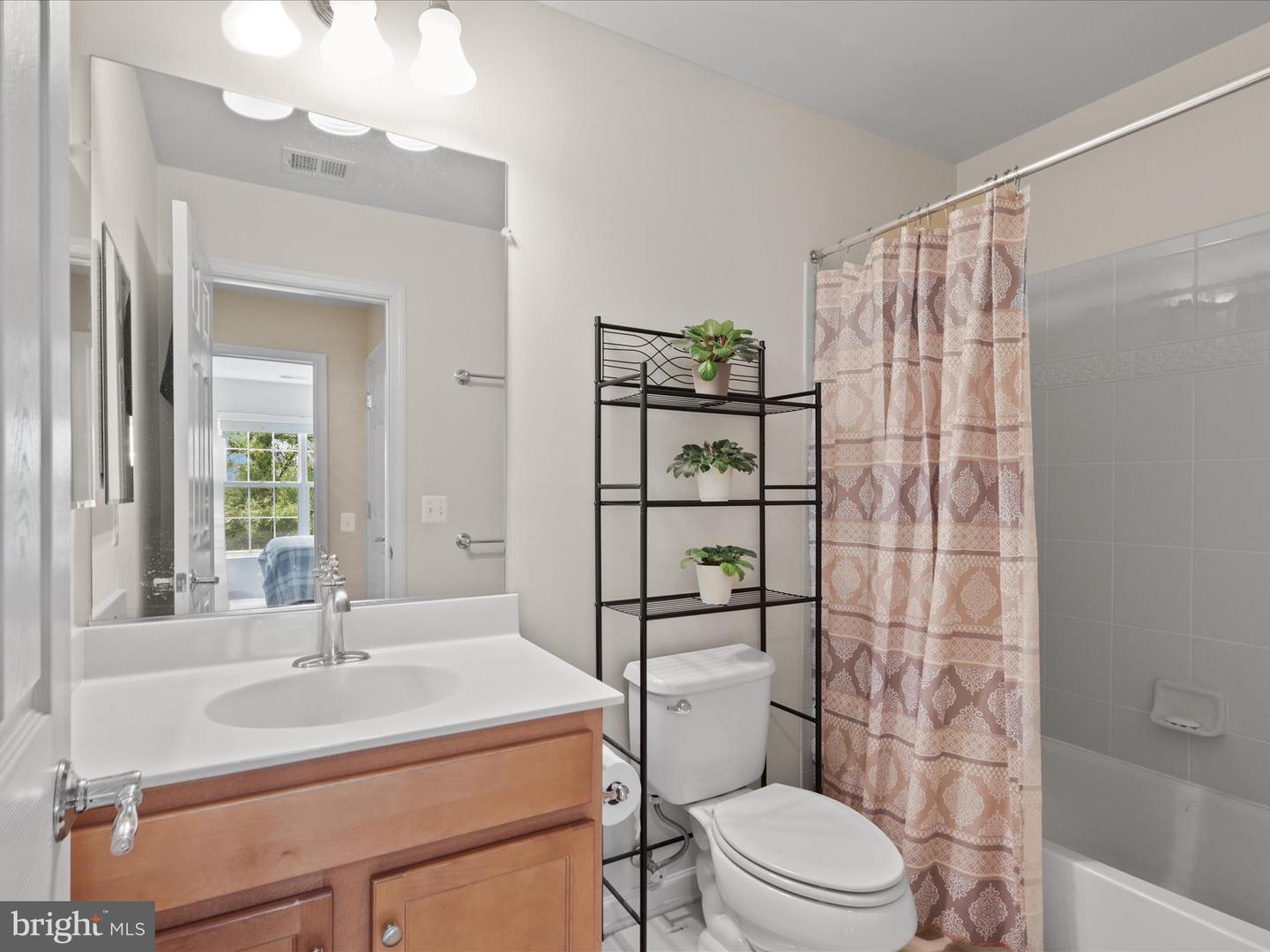 43559 WHEADON TER, CHANTILLY, Virginia 20152, 4 Bedrooms Bedrooms, ,3 BathroomsBathrooms,Residential,For sale,43559 WHEADON TER,VALO2100328 MLS # VALO2100328