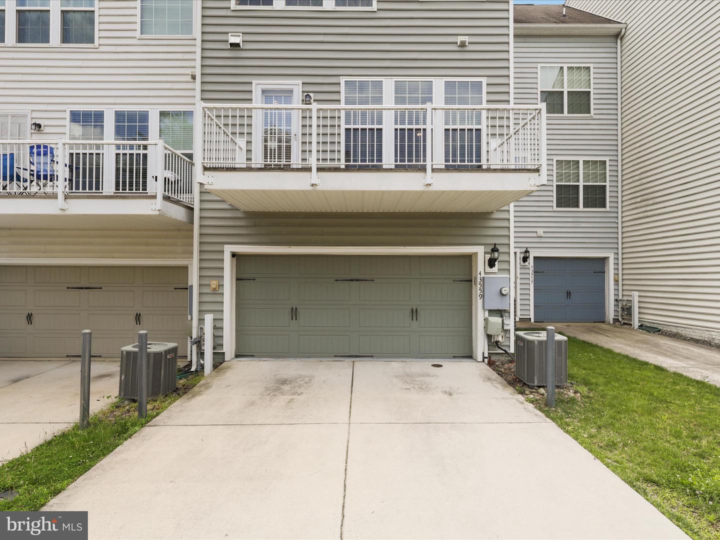 43559 WHEADON TER, CHANTILLY, Virginia 20152, 4 Bedrooms Bedrooms, ,3 BathroomsBathrooms,Residential,For sale,43559 WHEADON TER,VALO2100328 MLS # VALO2100328