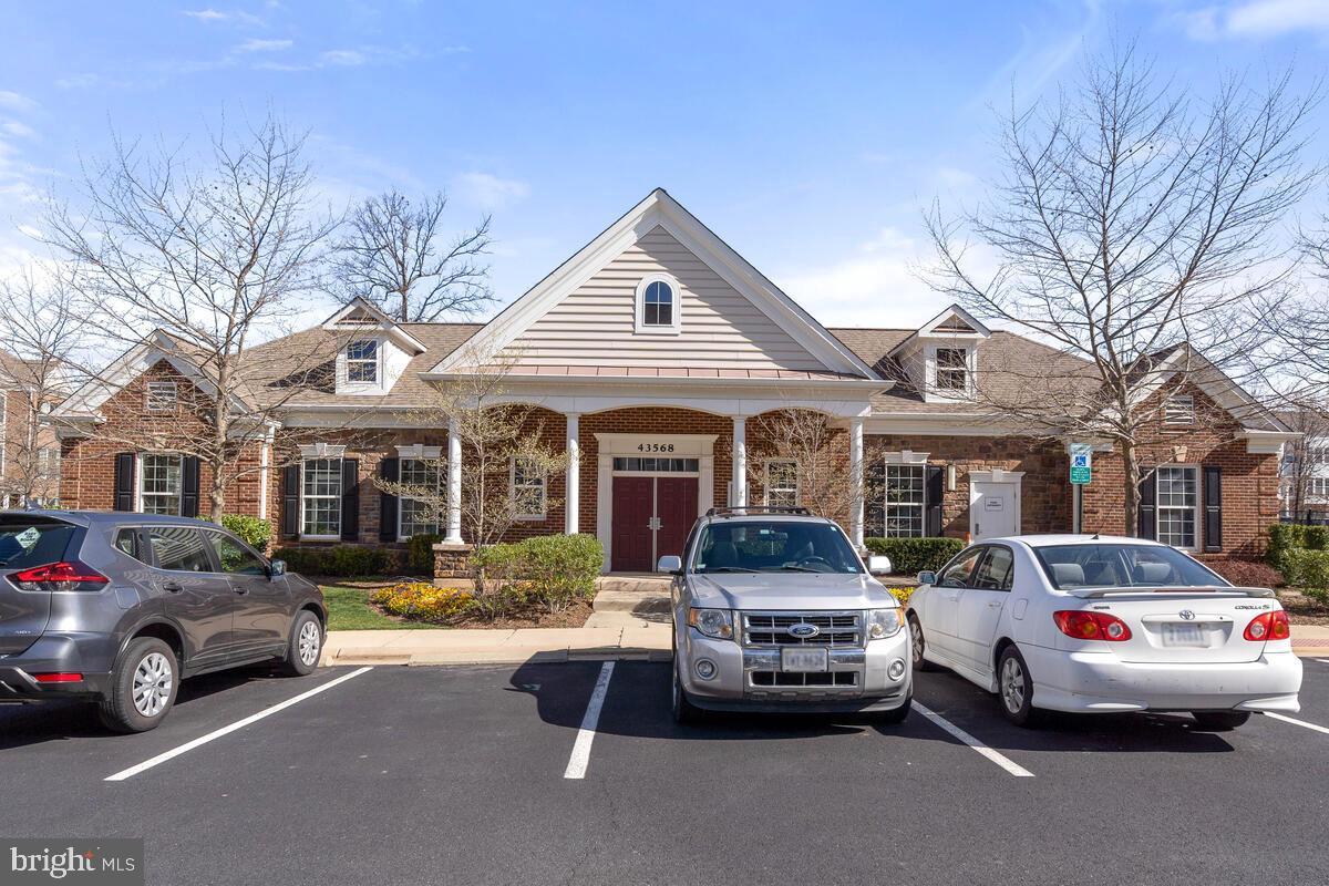 43559 WHEADON TER, CHANTILLY, Virginia 20152, 4 Bedrooms Bedrooms, ,3 BathroomsBathrooms,Residential,For sale,43559 WHEADON TER,VALO2100328 MLS # VALO2100328