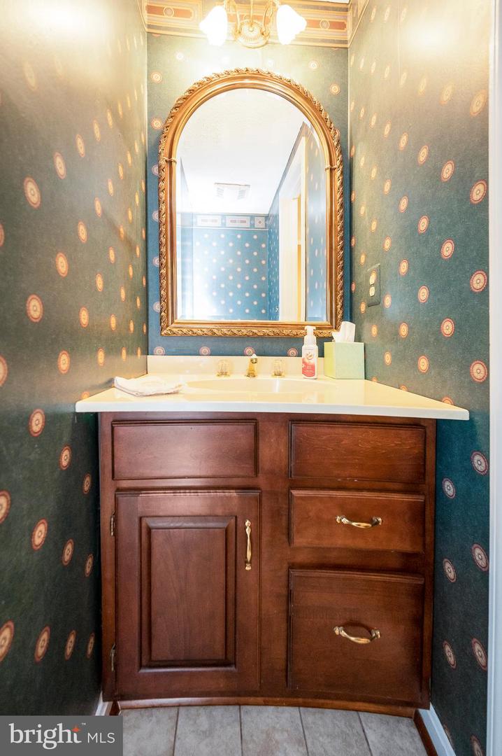 5599 SMALL OAK CT, WOODBRIDGE, Virginia 22192, 3 Bedrooms Bedrooms, ,2 BathroomsBathrooms,Residential,For sale,5599 SMALL OAK CT,VAPW2097952 MLS # VAPW2097952