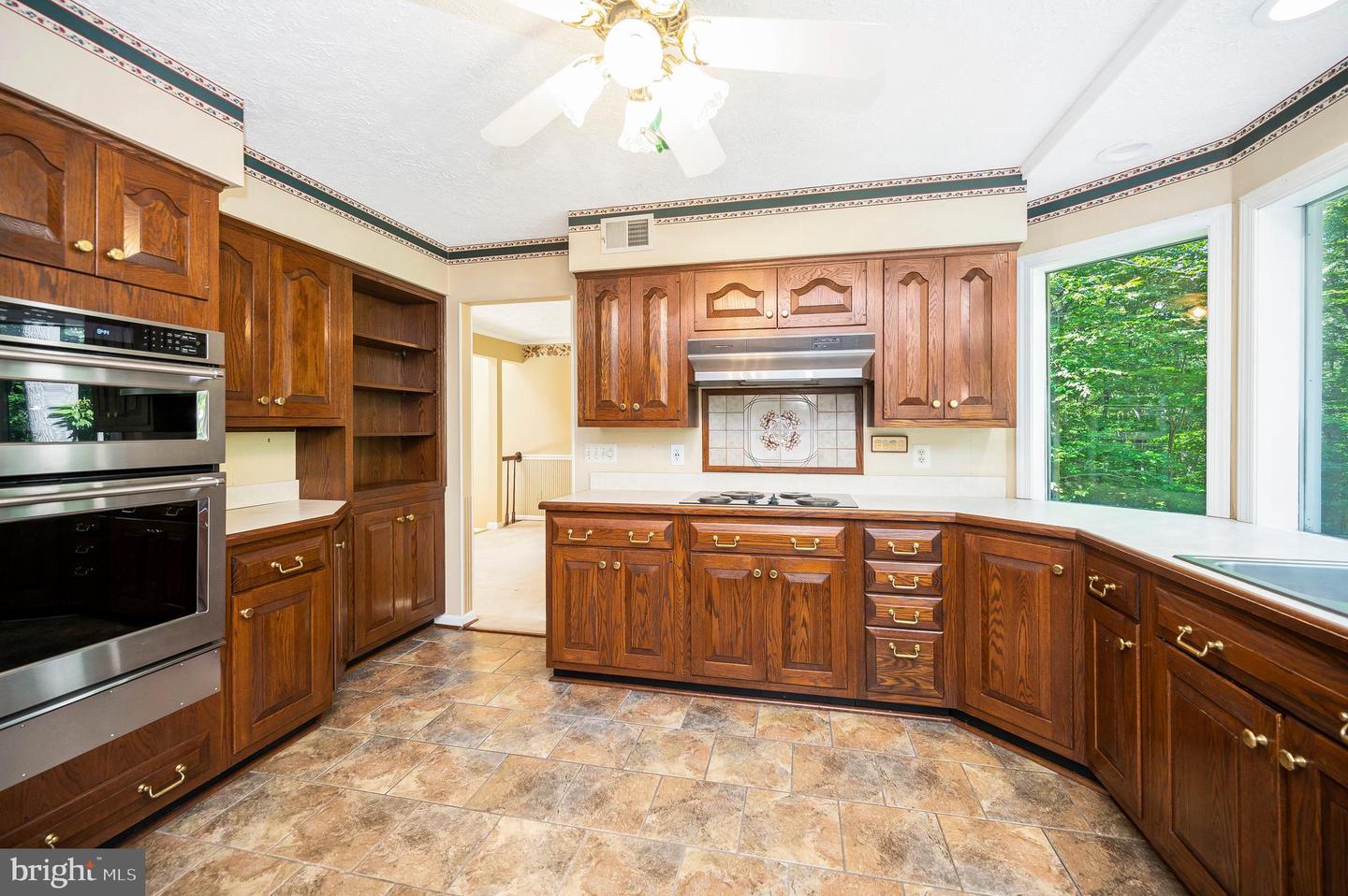 5599 SMALL OAK CT, WOODBRIDGE, Virginia 22192, 3 Bedrooms Bedrooms, ,2 BathroomsBathrooms,Residential,For sale,5599 SMALL OAK CT,VAPW2097952 MLS # VAPW2097952