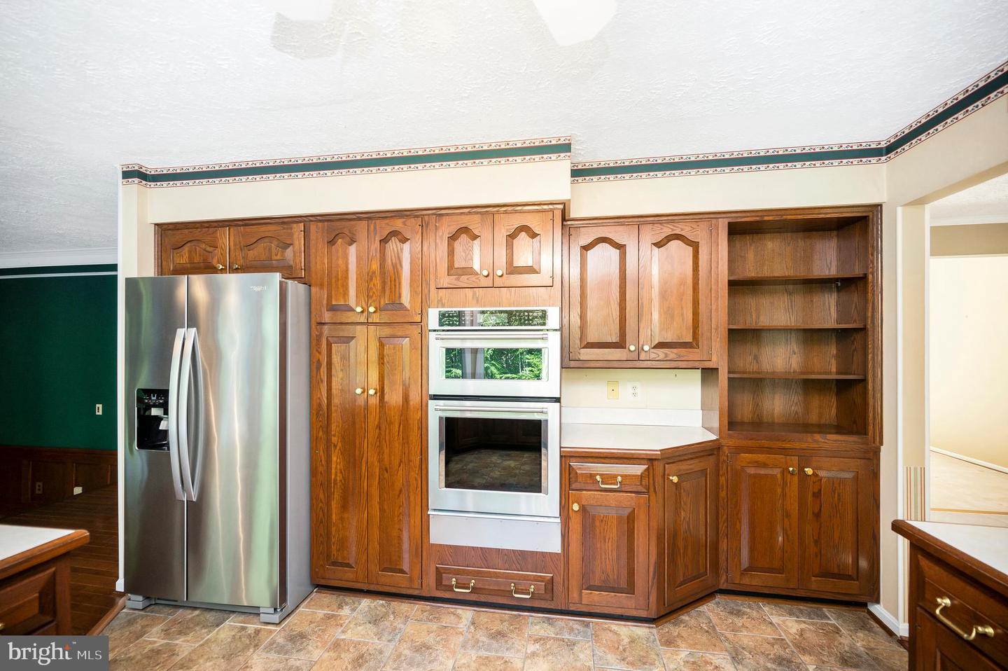 5599 SMALL OAK CT, WOODBRIDGE, Virginia 22192, 3 Bedrooms Bedrooms, ,2 BathroomsBathrooms,Residential,For sale,5599 SMALL OAK CT,VAPW2097952 MLS # VAPW2097952