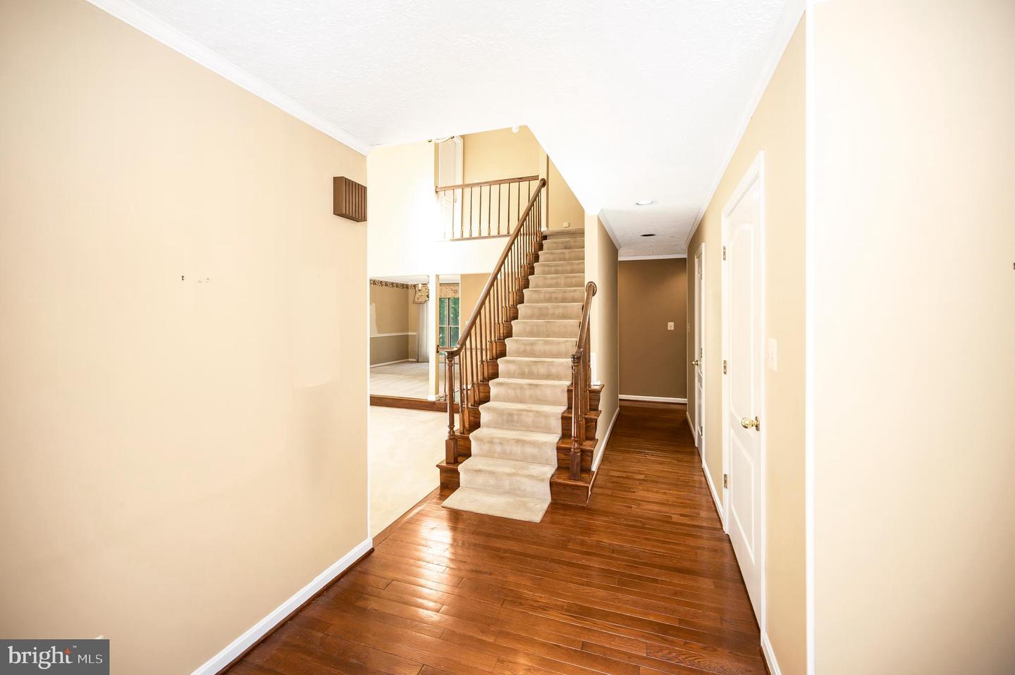 5599 SMALL OAK CT, WOODBRIDGE, Virginia 22192, 3 Bedrooms Bedrooms, ,2 BathroomsBathrooms,Residential,For sale,5599 SMALL OAK CT,VAPW2097952 MLS # VAPW2097952