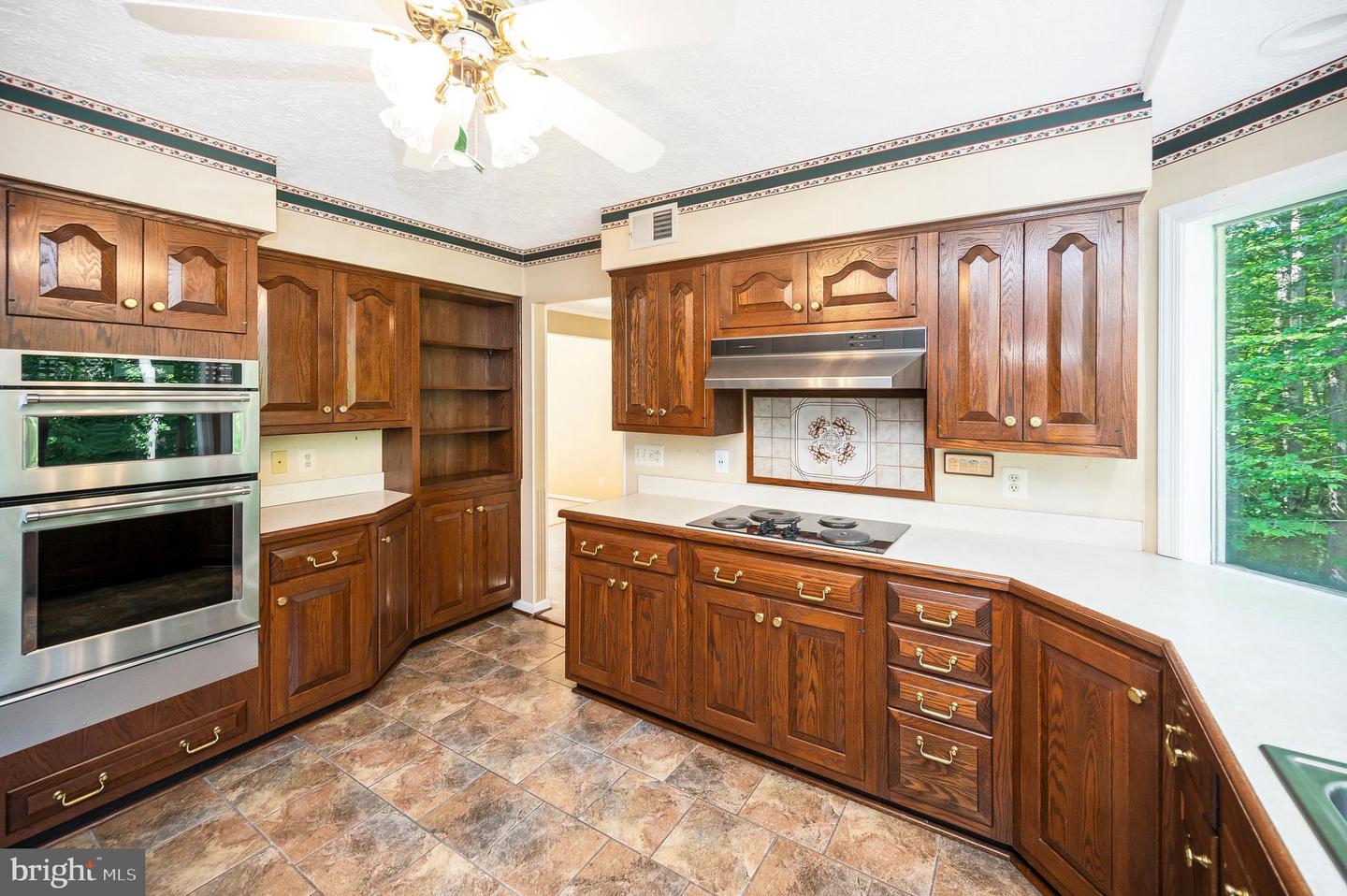 5599 SMALL OAK CT, WOODBRIDGE, Virginia 22192, 3 Bedrooms Bedrooms, ,2 BathroomsBathrooms,Residential,For sale,5599 SMALL OAK CT,VAPW2097952 MLS # VAPW2097952