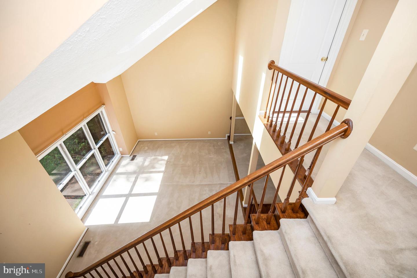 5599 SMALL OAK CT, WOODBRIDGE, Virginia 22192, 3 Bedrooms Bedrooms, ,2 BathroomsBathrooms,Residential,For sale,5599 SMALL OAK CT,VAPW2097952 MLS # VAPW2097952