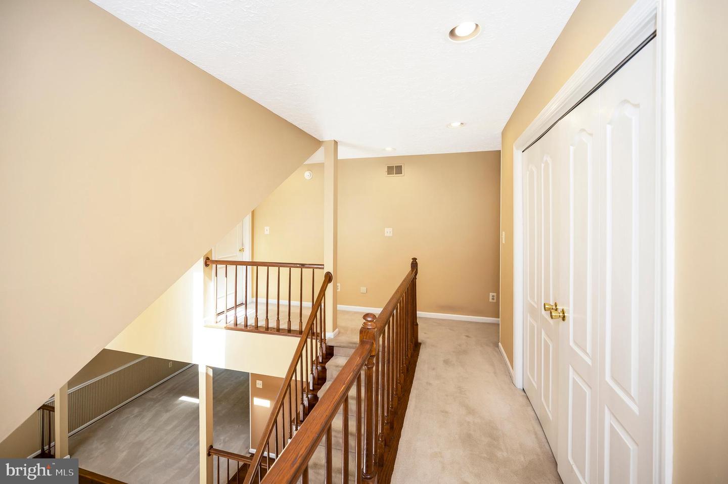 5599 SMALL OAK CT, WOODBRIDGE, Virginia 22192, 3 Bedrooms Bedrooms, ,2 BathroomsBathrooms,Residential,For sale,5599 SMALL OAK CT,VAPW2097952 MLS # VAPW2097952