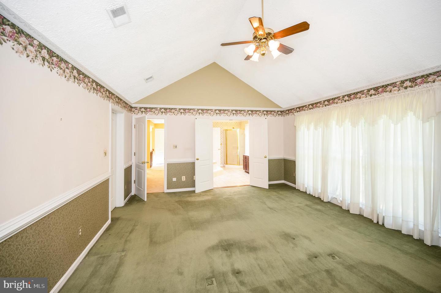 5599 SMALL OAK CT, WOODBRIDGE, Virginia 22192, 3 Bedrooms Bedrooms, ,2 BathroomsBathrooms,Residential,For sale,5599 SMALL OAK CT,VAPW2097952 MLS # VAPW2097952