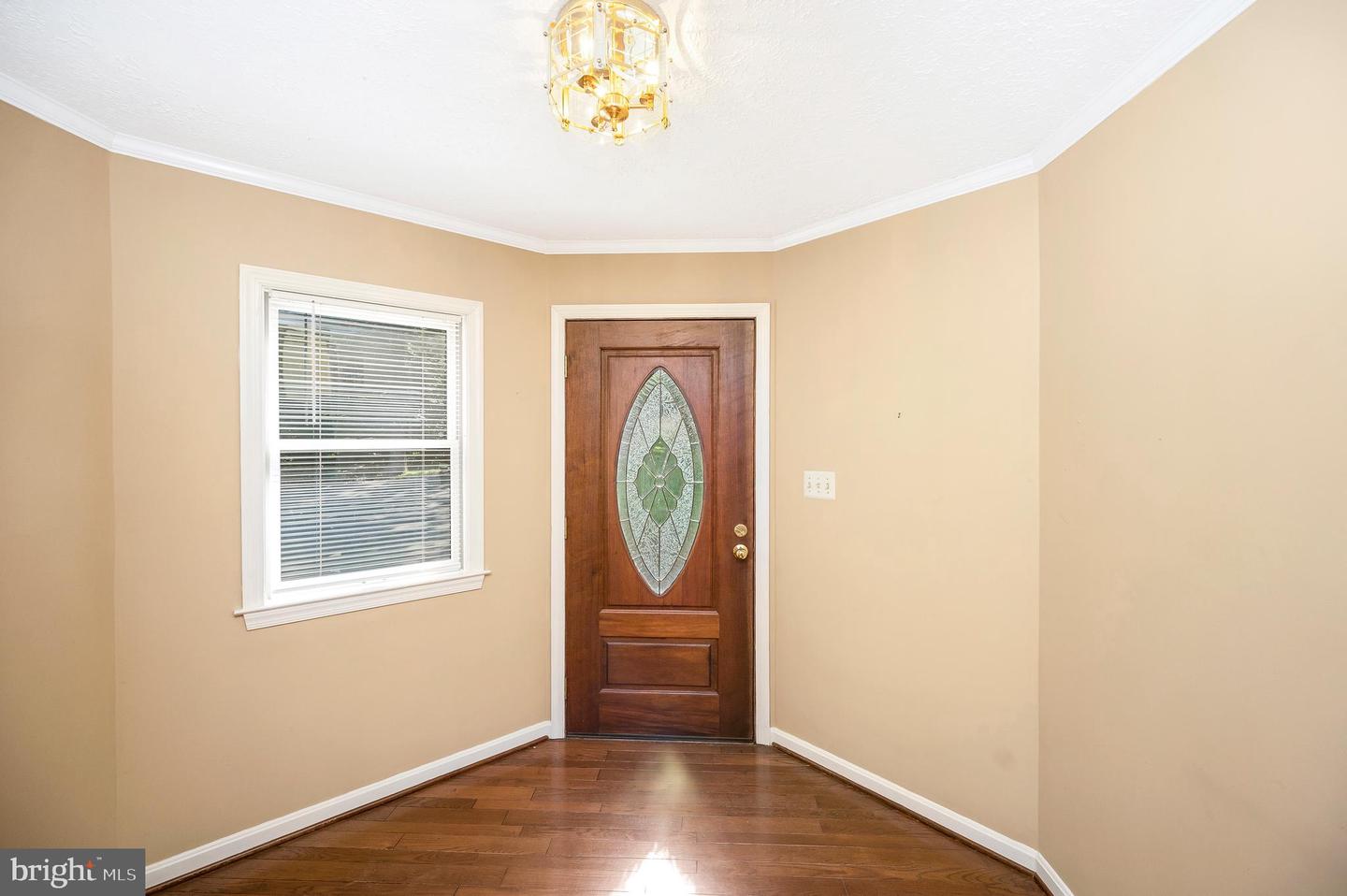 5599 SMALL OAK CT, WOODBRIDGE, Virginia 22192, 3 Bedrooms Bedrooms, ,2 BathroomsBathrooms,Residential,For sale,5599 SMALL OAK CT,VAPW2097952 MLS # VAPW2097952