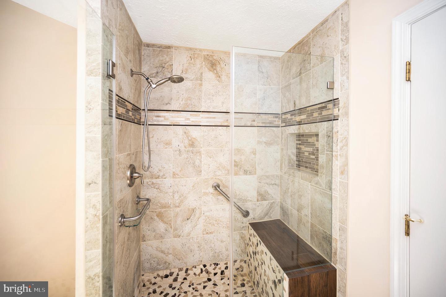 5599 SMALL OAK CT, WOODBRIDGE, Virginia 22192, 3 Bedrooms Bedrooms, ,2 BathroomsBathrooms,Residential,For sale,5599 SMALL OAK CT,VAPW2097952 MLS # VAPW2097952
