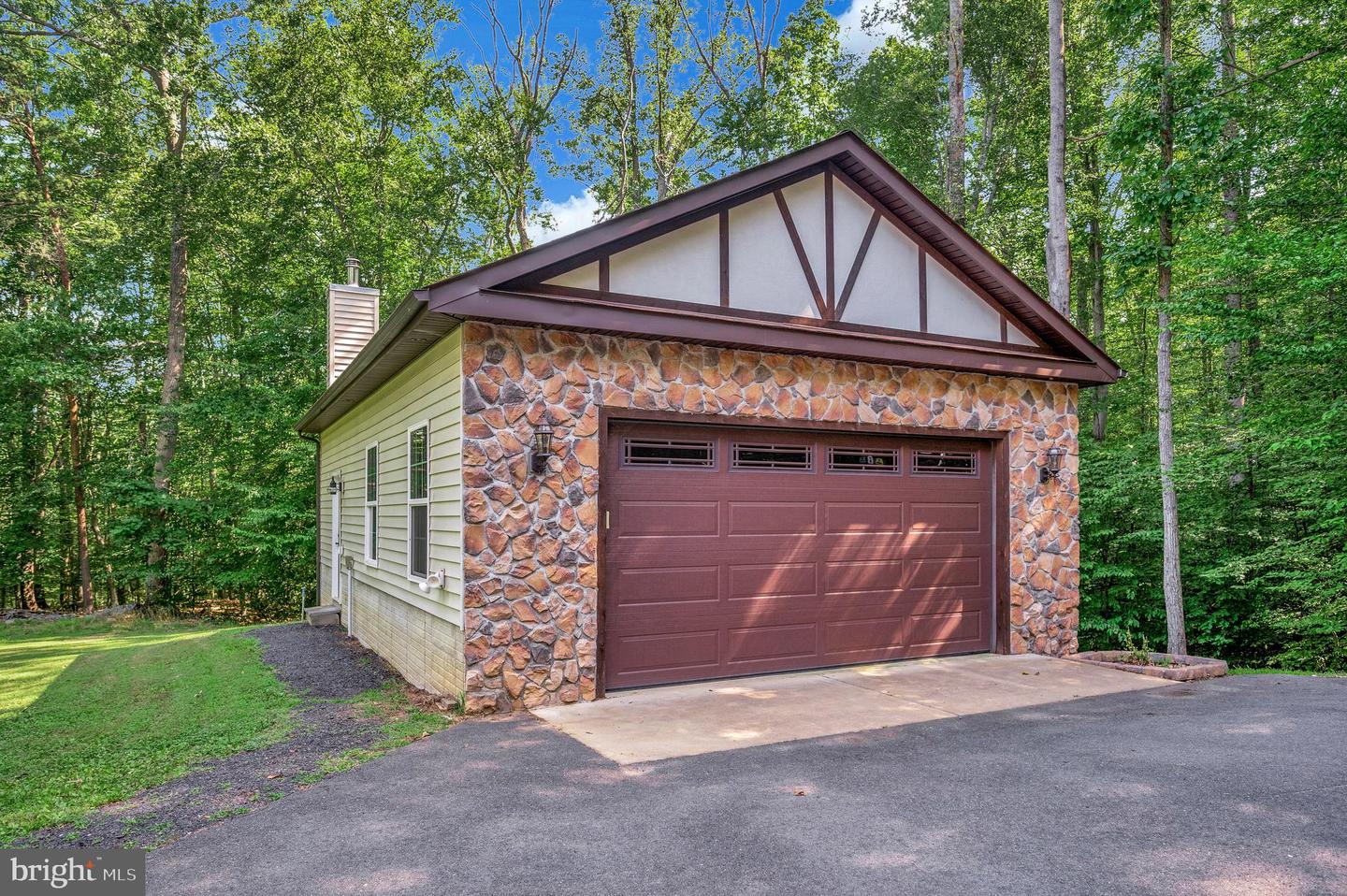 5599 SMALL OAK CT, WOODBRIDGE, Virginia 22192, 3 Bedrooms Bedrooms, ,2 BathroomsBathrooms,Residential,For sale,5599 SMALL OAK CT,VAPW2097952 MLS # VAPW2097952