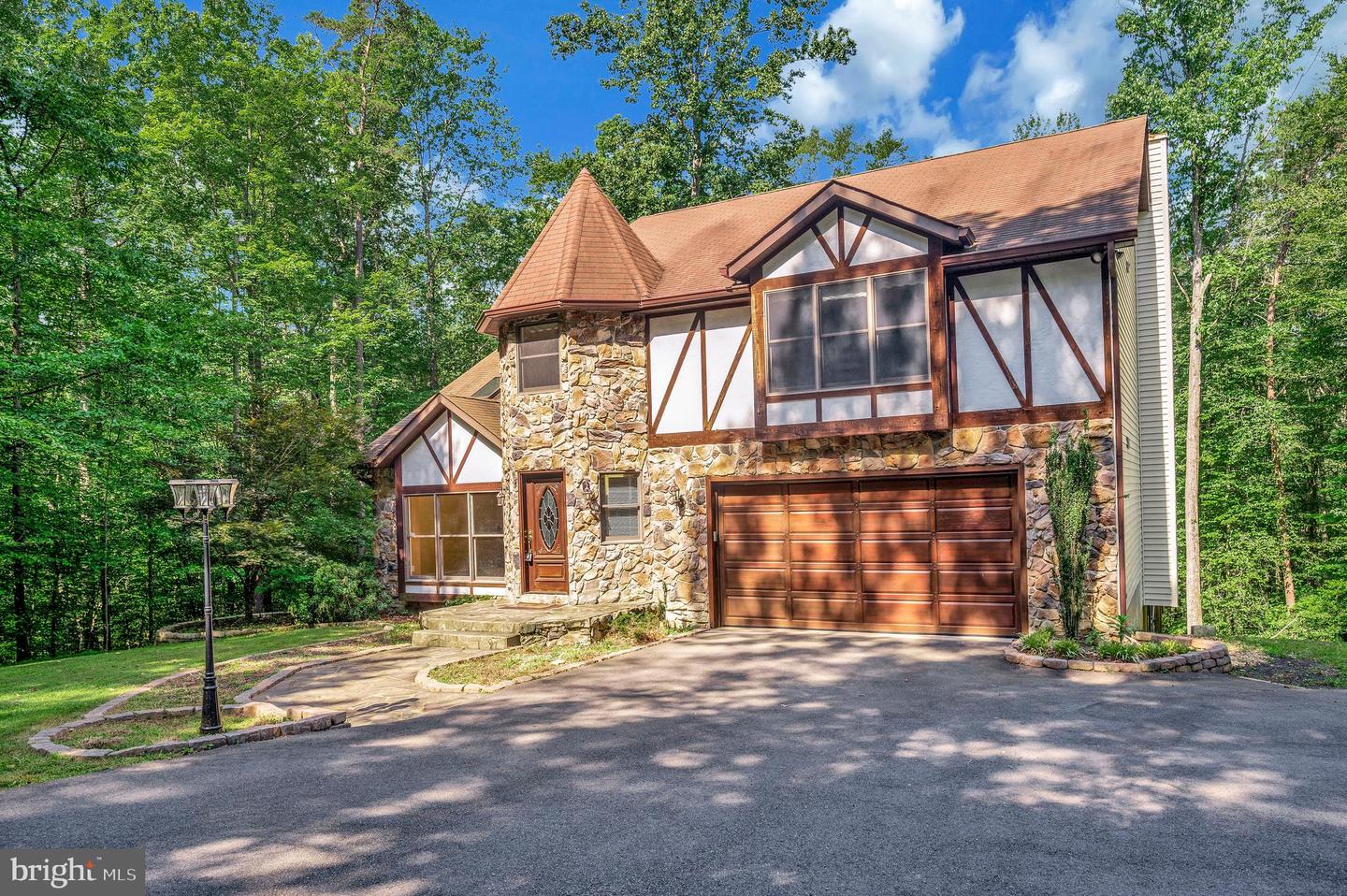 5599 SMALL OAK CT, WOODBRIDGE, Virginia 22192, 3 Bedrooms Bedrooms, ,2 BathroomsBathrooms,Residential,For sale,5599 SMALL OAK CT,VAPW2097952 MLS # VAPW2097952