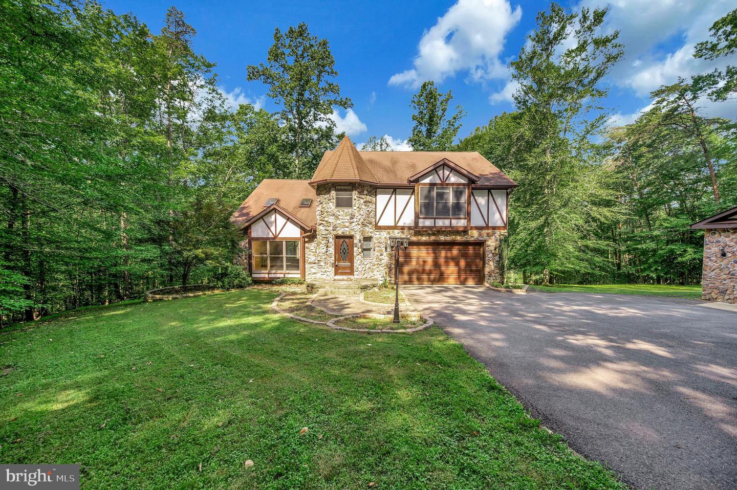 5599 SMALL OAK CT, WOODBRIDGE, Virginia 22192, 3 Bedrooms Bedrooms, ,2 BathroomsBathrooms,Residential,For sale,5599 SMALL OAK CT,VAPW2097952 MLS # VAPW2097952
