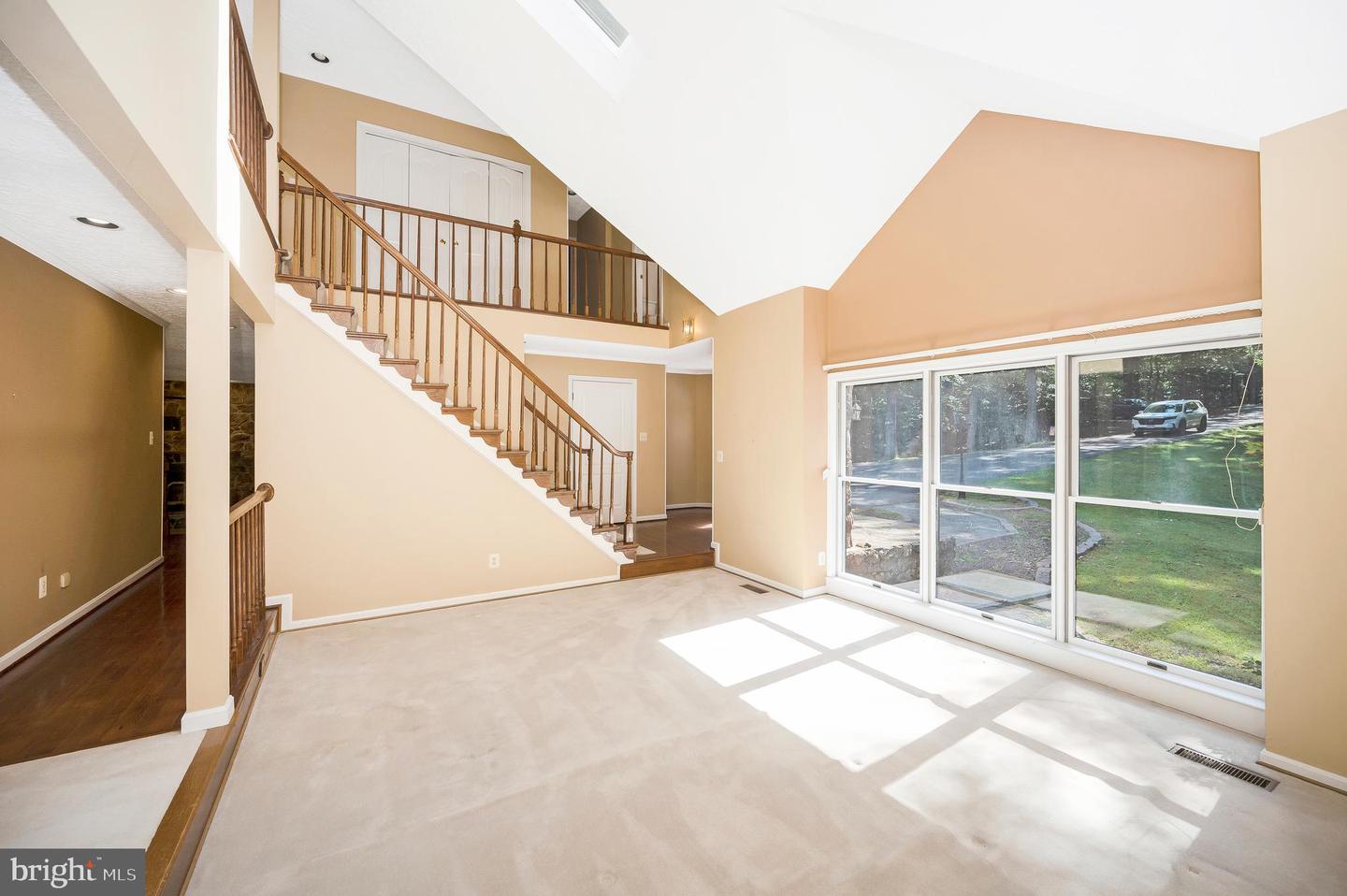 5599 SMALL OAK CT, WOODBRIDGE, Virginia 22192, 3 Bedrooms Bedrooms, ,2 BathroomsBathrooms,Residential,For sale,5599 SMALL OAK CT,VAPW2097952 MLS # VAPW2097952