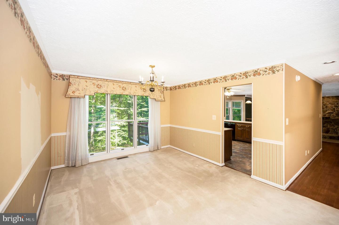 5599 SMALL OAK CT, WOODBRIDGE, Virginia 22192, 3 Bedrooms Bedrooms, ,2 BathroomsBathrooms,Residential,For sale,5599 SMALL OAK CT,VAPW2097952 MLS # VAPW2097952