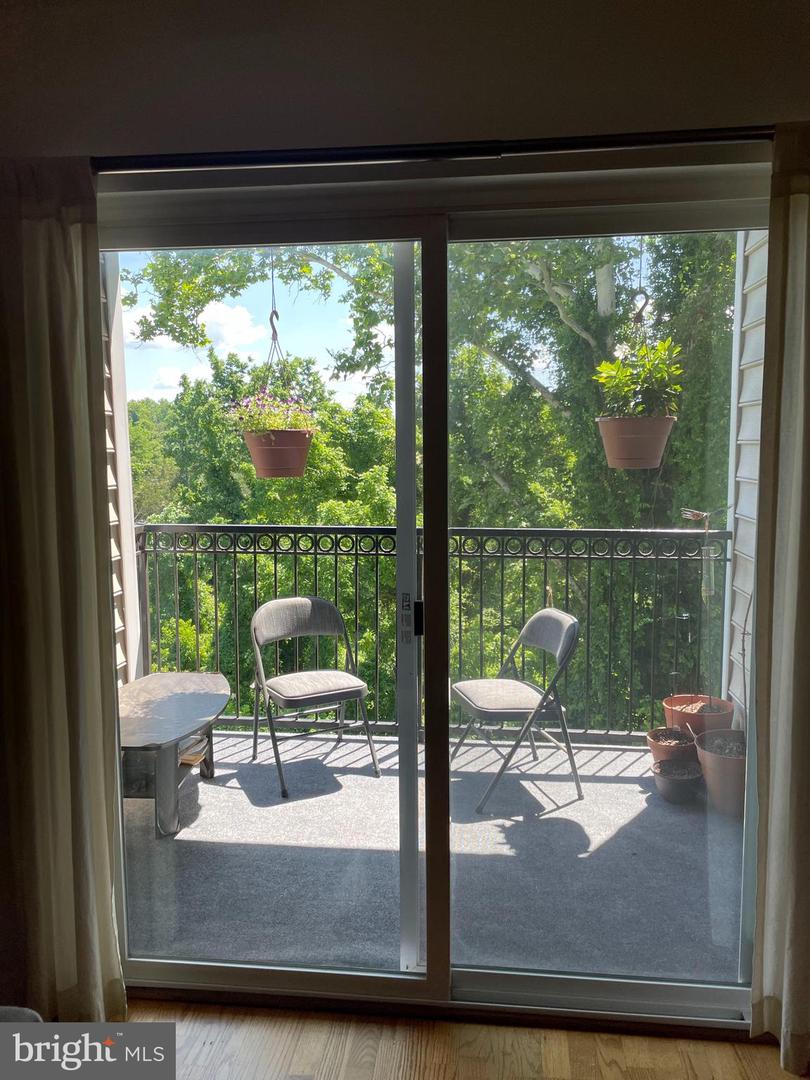 1571 SPRING GATE DR #6314, MCLEAN, Virginia 22102, 2 Bedrooms Bedrooms, ,2 BathroomsBathrooms,Residential,For sale,1571 SPRING GATE DR #6314,VAFX2250572 MLS # VAFX2250572