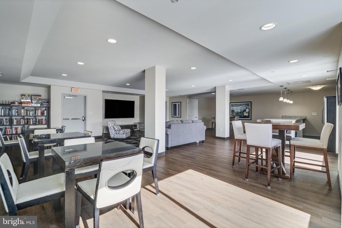 6301 EDSALL RD #303, ALEXANDRIA, Virginia 22312, 1 Bedroom Bedrooms, ,1 BathroomBathrooms,Residential,For sale,6301 EDSALL RD #303,VAFX2251174 MLS # VAFX2251174