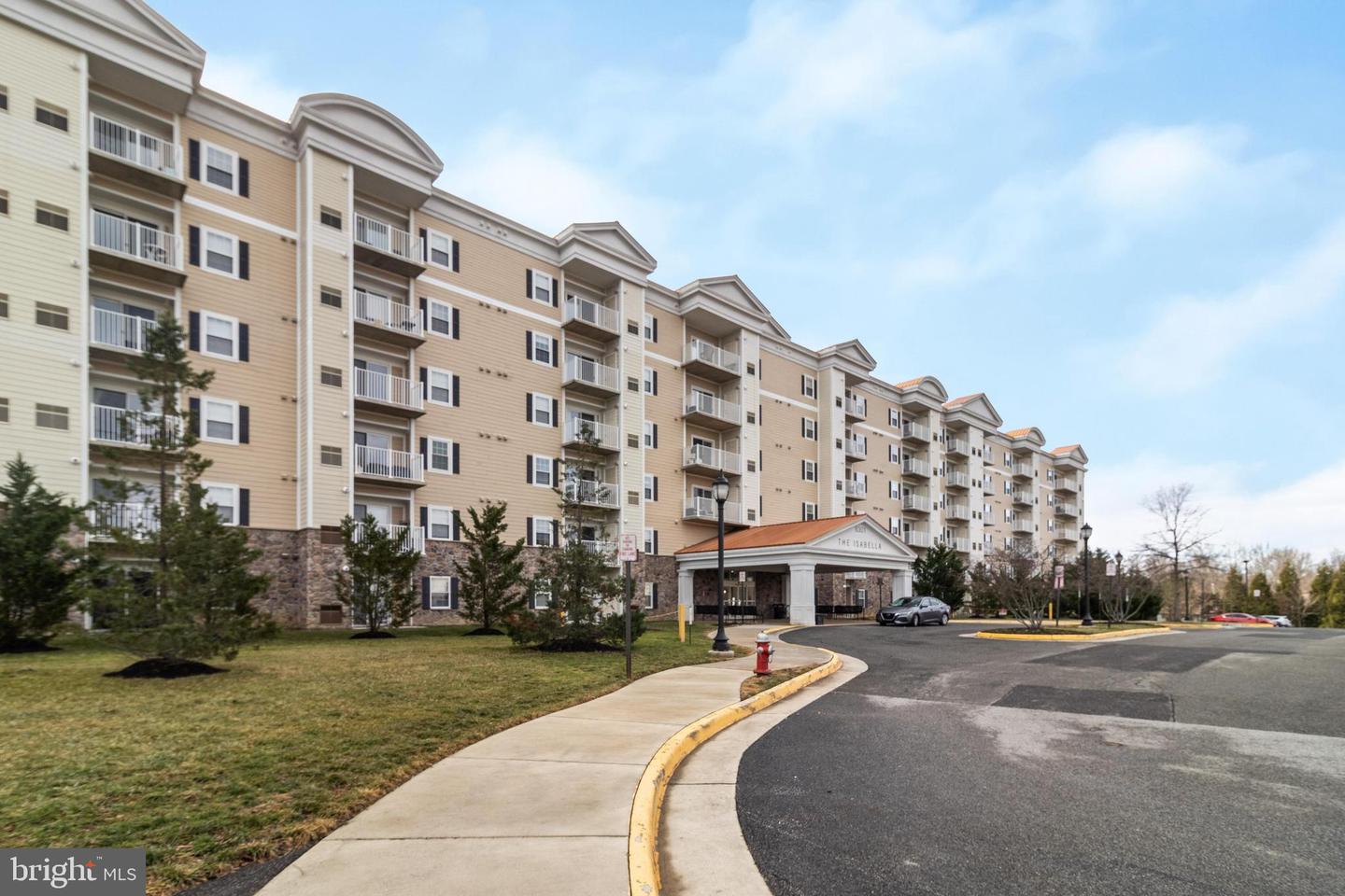 6301 EDSALL RD #303, ALEXANDRIA, Virginia 22312, 1 Bedroom Bedrooms, ,1 BathroomBathrooms,Residential,For sale,6301 EDSALL RD #303,VAFX2251174 MLS # VAFX2251174